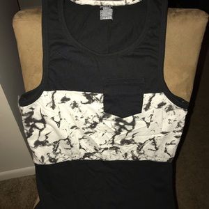 2 Tank tops